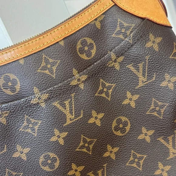 Louis Vuitton Monogram Canvas Shoulder Bag - Picture 3 of 17
